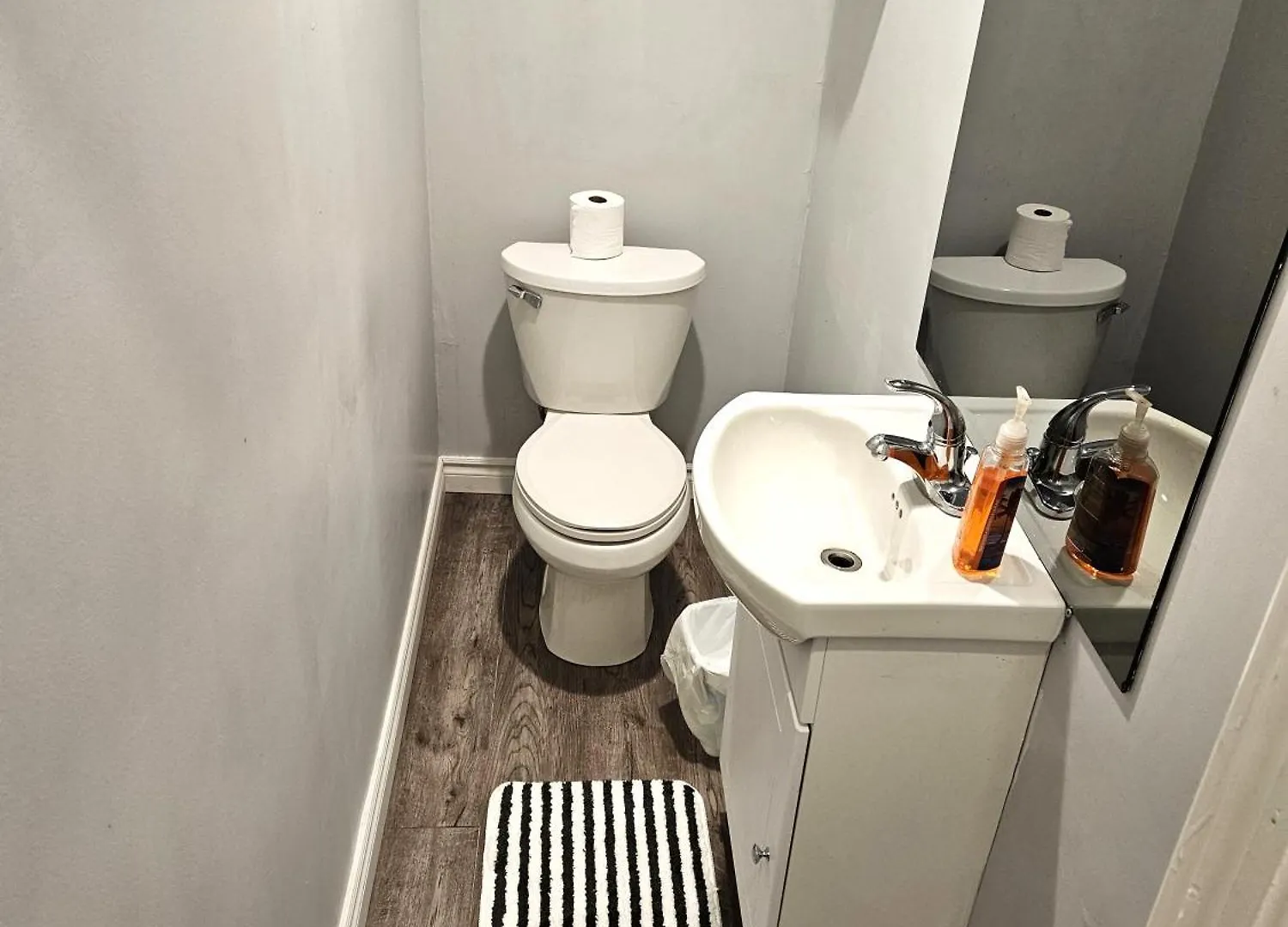 Modern Quiet Home By The Airport Mississauga Homestay