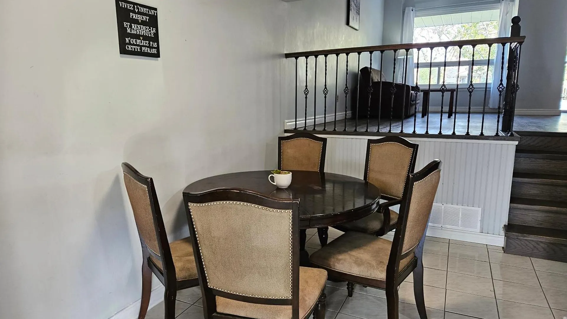 Modern Quiet Home By The Airport Mississauga Homestay